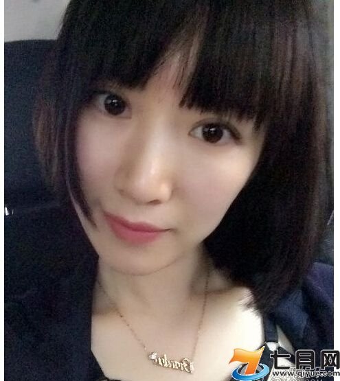 李念微博曬紅唇美照撞臉黃奕 李念老公林和平身家背景個人資料受關注