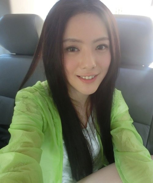 蔡文靜整容前后對(duì)比照疑流出 和姚晨撞臉?biāo)仡佌丈砀咂毓? border=