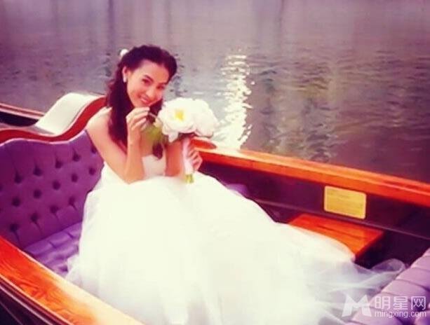 張柏芝遭向華強(qiáng)夫婦痛批 昔日美艷婚紗照遭泄(4)