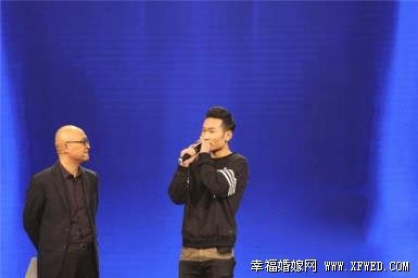 非誠勿擾20150328期被刪剪視頻觀看地址 觀眾大叔暴揍男嘉賓揭其個(gè)人資料照片背景
