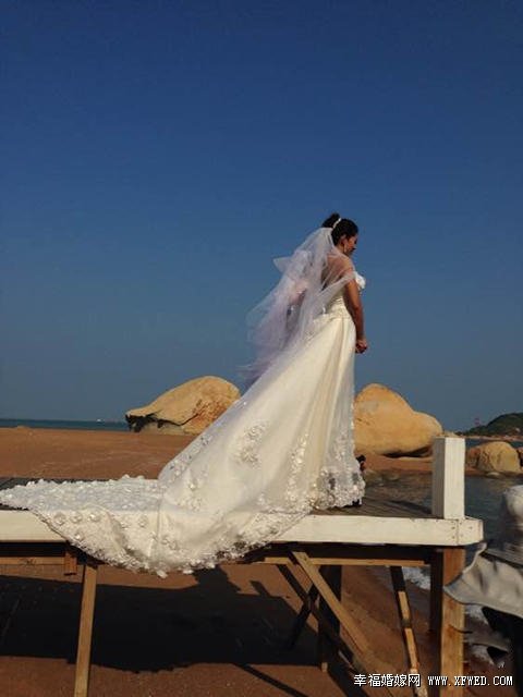 談莉娜富豪老公是誰(shuí)身價(jià)多少 談莉娜婚紗照及婚禮具體時(shí)間地點(diǎn)曝光揭其男友個(gè)人資料照片背景