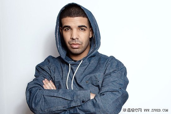 麥當娜強吻男歌手Drake視頻觀看地址及圖片曝光 麥當娜Drake年齡差引關(guān)注揭Drake個人資料照片背景