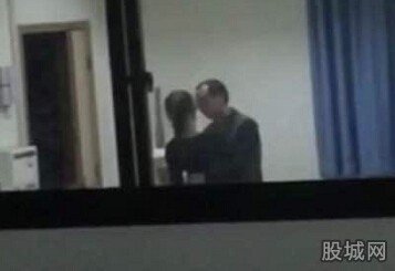 重慶老師竟與女生發(fā)生不雅行為