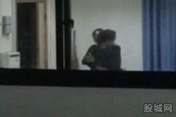 重慶老師竟與女生發(fā)生不雅行為
