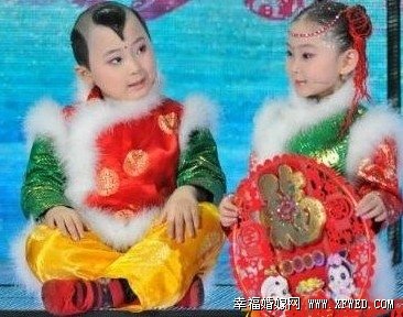 鄧鳴賀和妹妹鄧鳴璐剪花花視頻觀看地址 鄧鳴賀白血病為什么復(fù)發(fā)原因曝光揭其個人資料照片背景