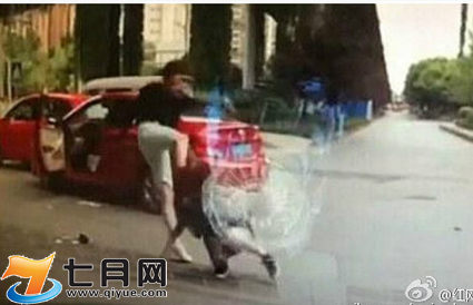 成都打人男司機(jī)驚人背景曝光 川AZ007X車主是誰照片資料