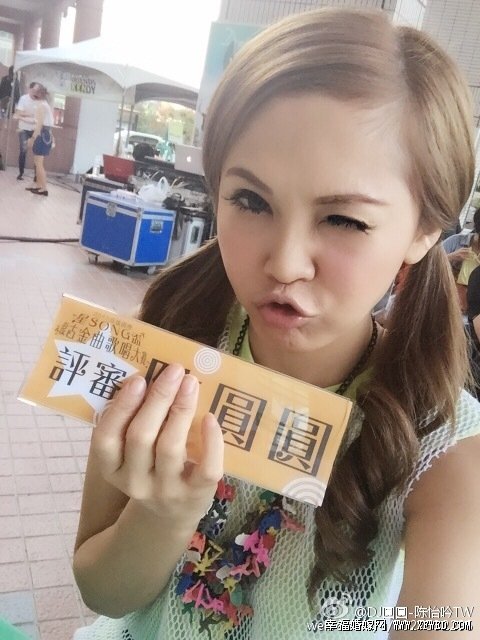 \(chng)_挍(sh)g׶ _(ti)ŮԸP(gun)ע΢(g)Y