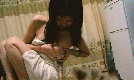 擠奶門事件主角是哪個 擠奶門性感少婦露豐胸擠奶水