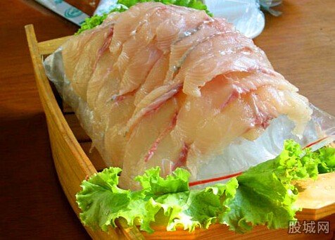 老漢吃生魚片長寄生蟲