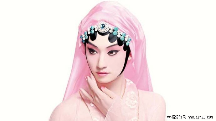 男旦劉欣然驚艷女妝前后比 揭其個(gè)人資料及家庭背景