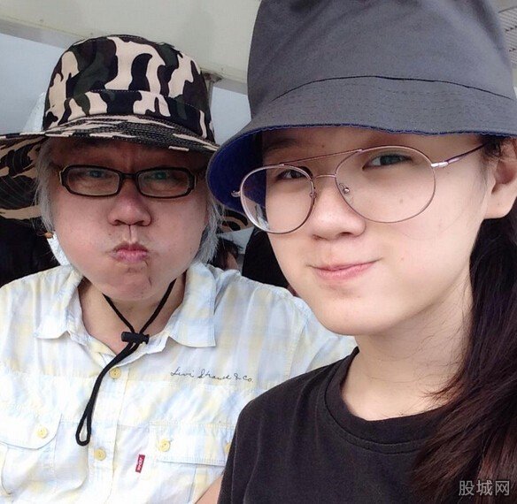 76歲老人與29歲姑娘戀愛閃婚