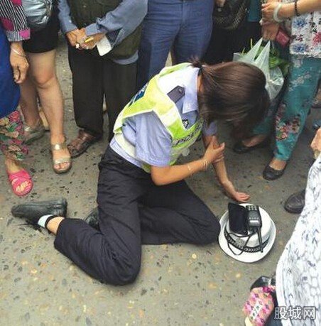 豪車女打協(xié)警