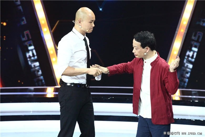 超級演說家樂嘉耍酒瘋視頻觀看地址 樂嘉秒刪微博截圖曝光