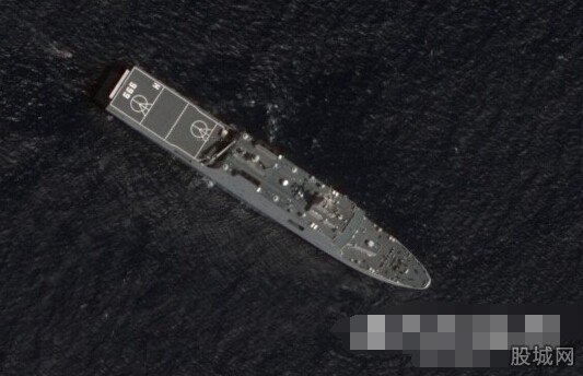 中國軍艦現(xiàn)身美濟(jì)礁