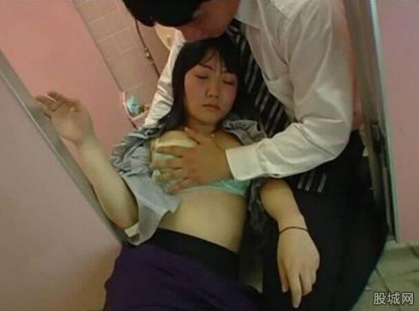 醉酒女被同學強奸