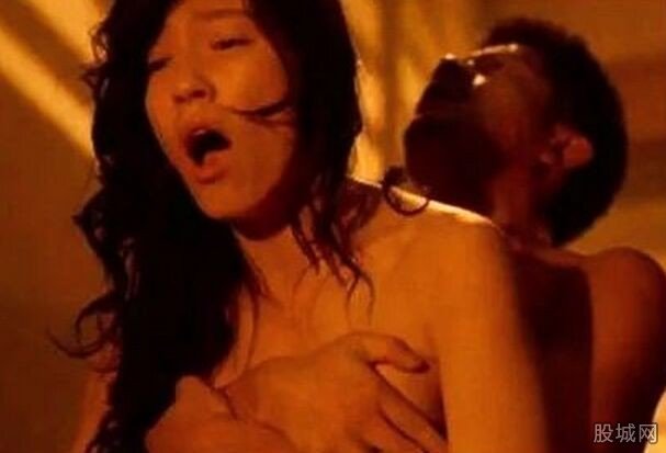 女星肉搏床戲被摸奶