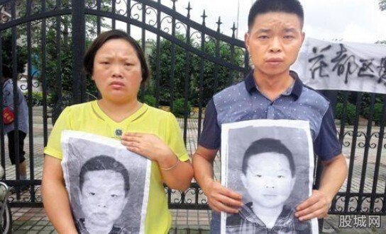 12歲男童校園墜亡