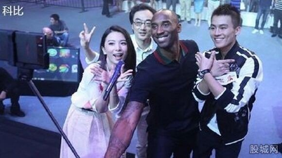 迪士尼禁用自拍桿