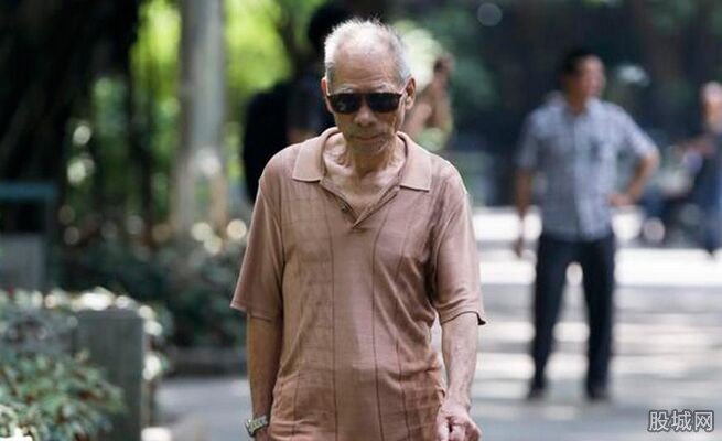 男同性戀與妻結(jié)婚30年