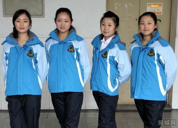 中小學(xué)校服國家標(biāo)準(zhǔn)