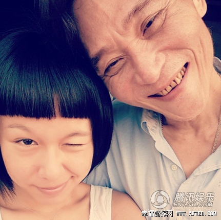 女大生導(dǎo)演Jessy性感私房照 Jessy與男友喜翔年齡差引關(guān)注揭其個(gè)人資料照片及家庭背景