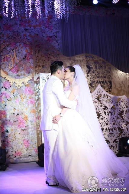 黃勇與美女導演高高婚禮現(xiàn)場直擊 揭新娘高高個人資料照片及家庭背景