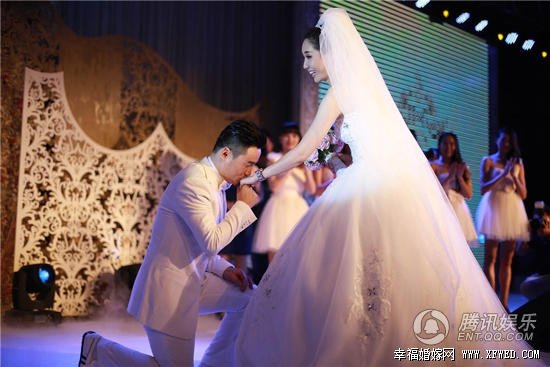 黃勇與美女導(dǎo)演高高婚禮現(xiàn)場(chǎng)直擊 揭新娘高高個(gè)人資料照片及家庭背景