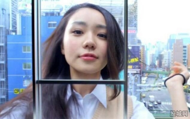 東京女巨人走紅