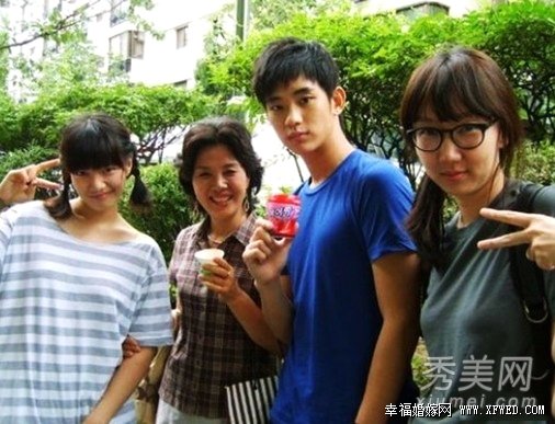 金秀賢母親是誰及干什么的？揭秘金秀賢父親金忠勛個(gè)人資料及家庭背景