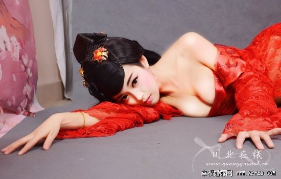 最美乳神潘春春性感大尺度私房照外泄 揭其個(gè)人資料照片及三圍身高