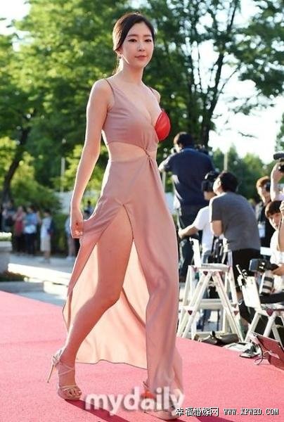 金宥妍內(nèi)衣外穿高清照曝光 金宥妍個(gè)人資料及身高三圍多少?