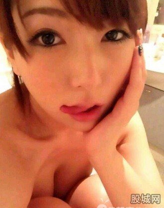 波多野結(jié)衣慶生赤裸上身入鏡尺度大