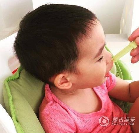 陳小春兒子大哥范照片