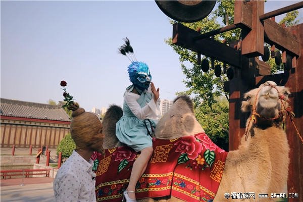 芙蓉姐姐參加魅力野獸是哪一期及播出時間？芙蓉姐姐的面具是什么及最后牽手成功了嗎？