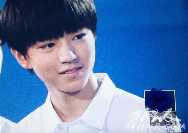 TFBOYS王俊凱北京錄制挑戰(zhàn)不可能跌落現場視頻 王俊凱跌落原因|王俊凱引起低血糖眩暈