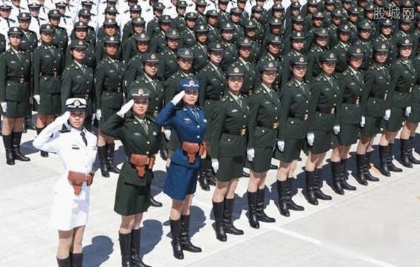 閱兵服被贊史上最漂亮
