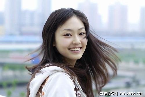 畢業(yè)歌洪望梅扮演者是誰？王思思個人資料微博及甜美私房照遭熱搜