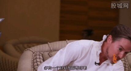 軒軒偷看夏天洗澡