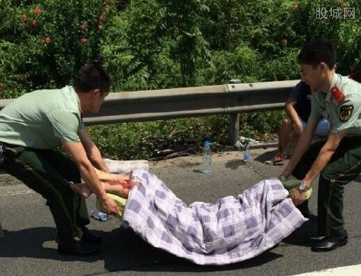 貨車撞大客致5死