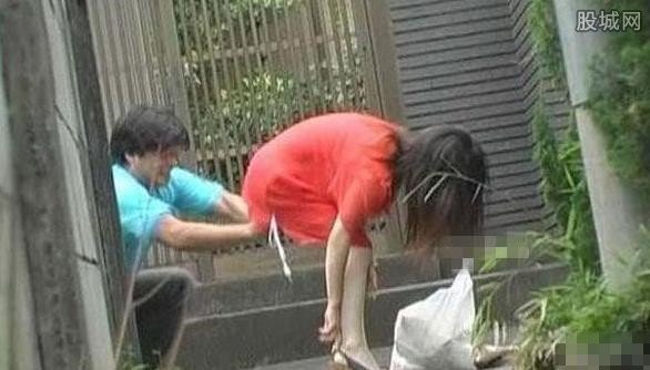 猥瑣男爆菊紅衣女