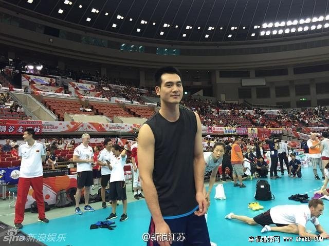 最帥暖男陪練李童遞冰袋意外走紅 李童個人資料及微博聯(lián)系方式曝光