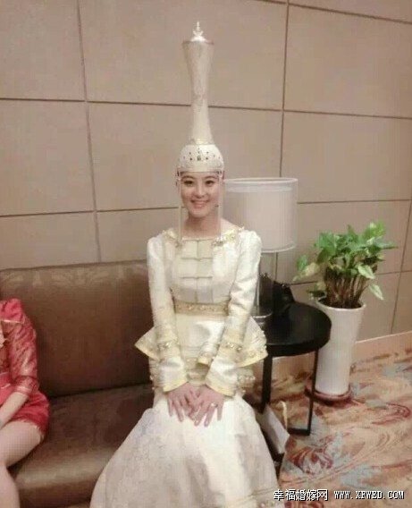 印小天內(nèi)蒙古婚禮現(xiàn)場(chǎng)直擊 新娘哈琳娜個(gè)人資料及私房照曝光