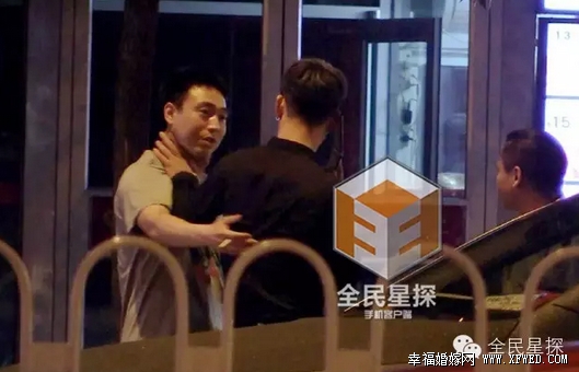 曹云金飯后起沖突的人是誰及原因曝光 灰衣男個人資料照片遭人肉