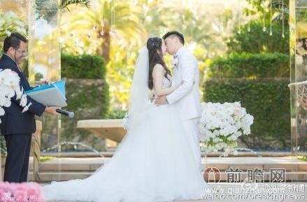 劉強(qiáng)東迎娶奶茶妹斥4億買(mǎi)私人飛機(jī)博美人一笑 婚禮現(xiàn)場(chǎng)圖