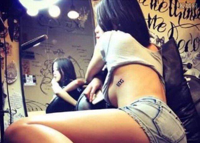 翻版陳喬恩爆乳紋身直播