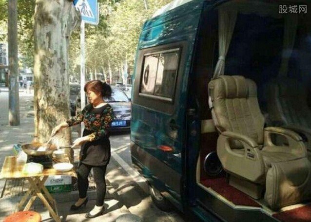 家長派房車駐校