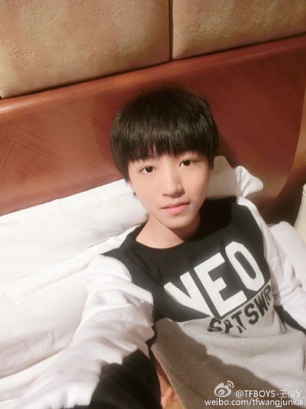 TFBOYSP“”¶ɐ L(zhng)@Ȼ۽z