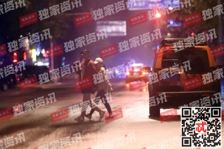 張靚穎和馮軻離婚了嗎 與帥哥牽手同行神秘男子是誰身份曝光 張靚穎和馮軻離婚了嗎 與帥哥牽手同行神秘男子是誰身份曝光